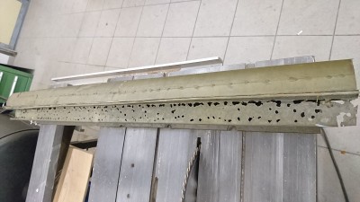 DSC_4565.JPG (130.36 KiB) 200570 mal betrachtet Seitenschwelle von Unten..